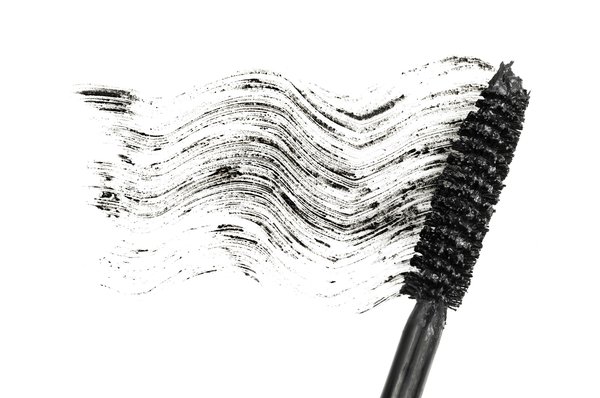 Quelle est la meilleure méthode pour appliquer le mascara sur des cils courts?